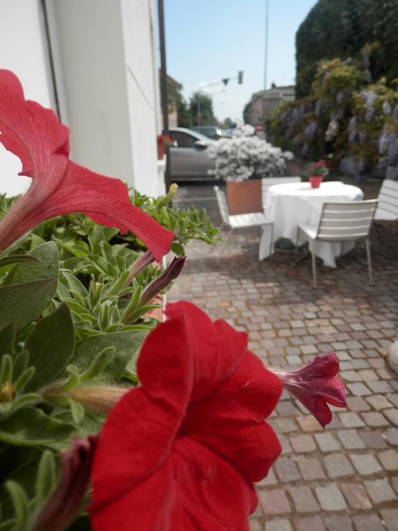 15.92 Hotel Cazzago  Eksteriør billede