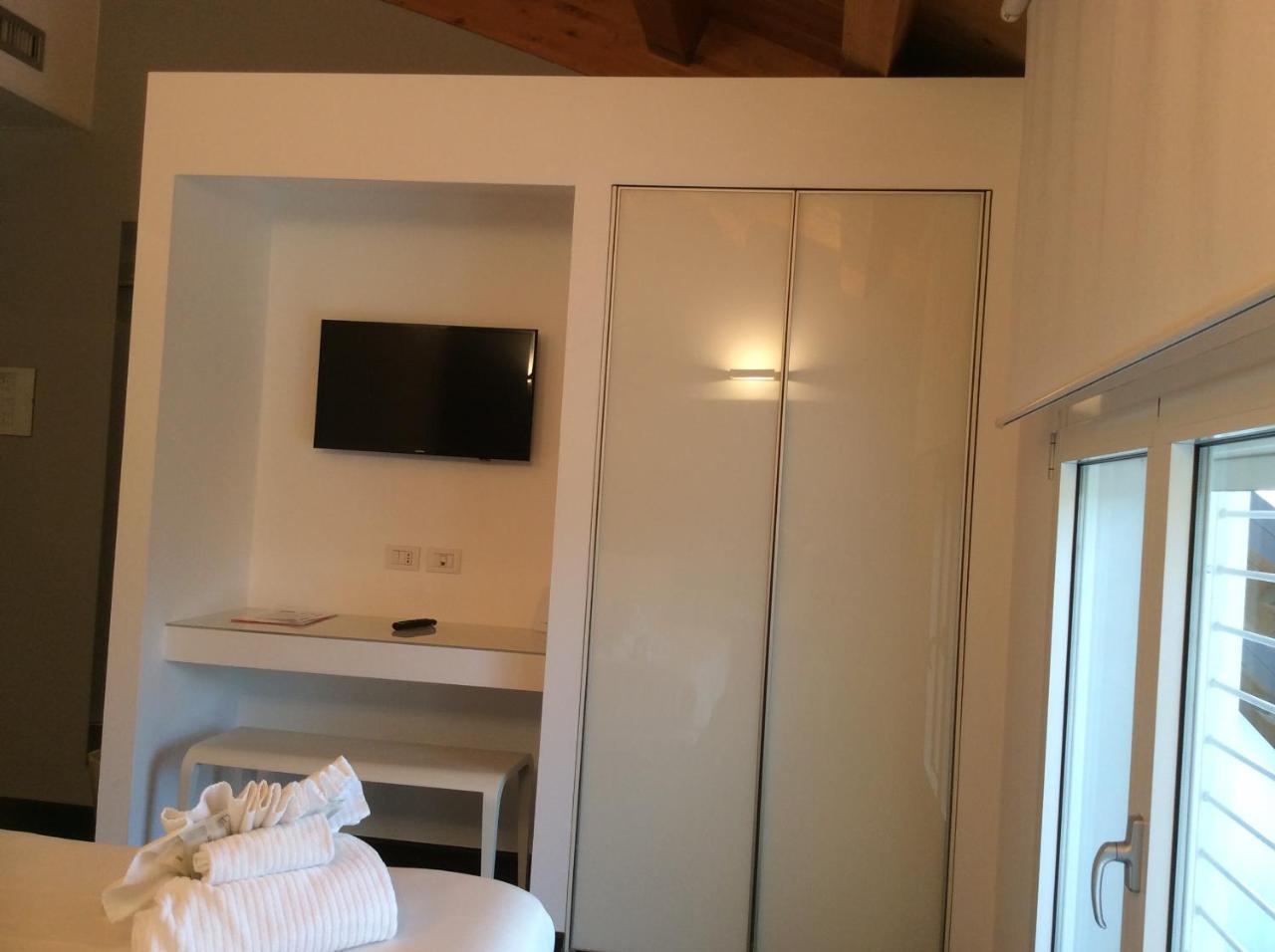 15.92 Hotel Cazzago  Eksteriør billede